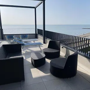 https://nuovo-residence-serenissima-frontemare-agenzia-cocal.hotelinveneto.com